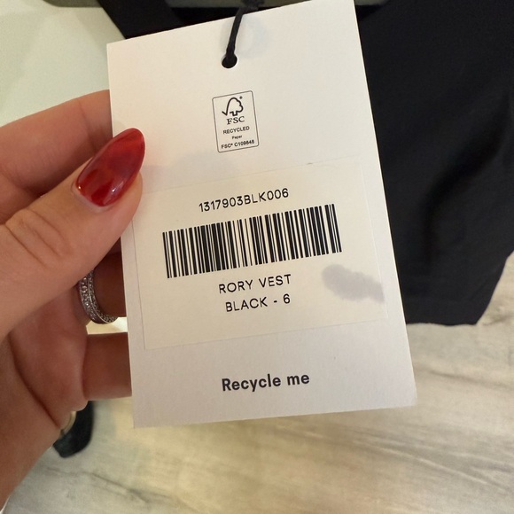 Reformation Rory Buttoned Vest - Picture 3 of 4